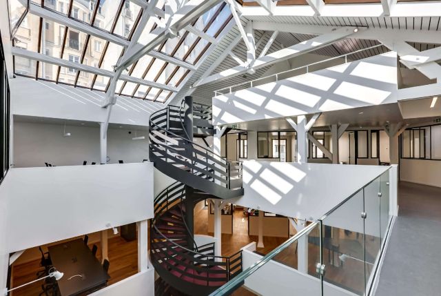 Bureaux à vendre PARIS 20 680 m²