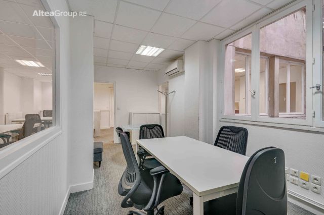 Bureaux à vendre PARIS 09 332 m² - Photo 1
