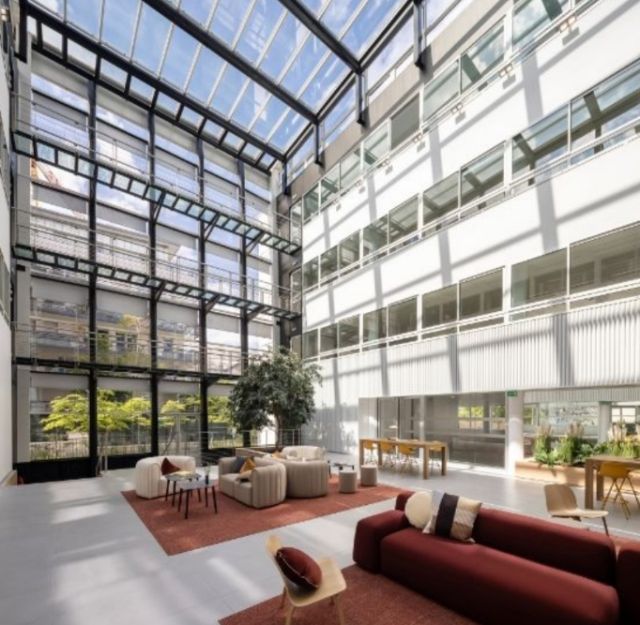 Bureaux à vendre ST-OUEN 6684 m² - Photo 1