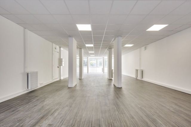 Bureaux à vendre PARIS 15 153 m² - Photo 1