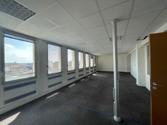 Bureaux à vendre MONTREUIL 360 m² - Photo 1