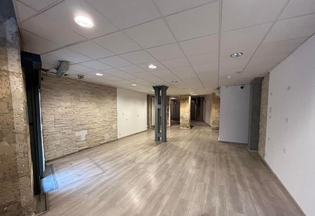 Bureaux à vendre PARIS 01 157 m² - Photo 1