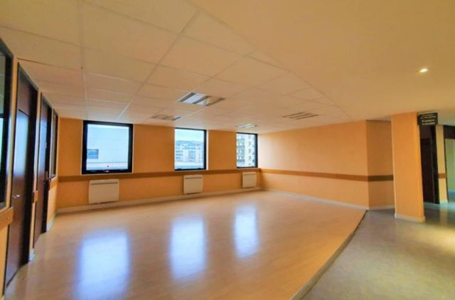 Bureaux à vendre ISSY-LES-MOULINEAUX 480 m² - Photo 1
