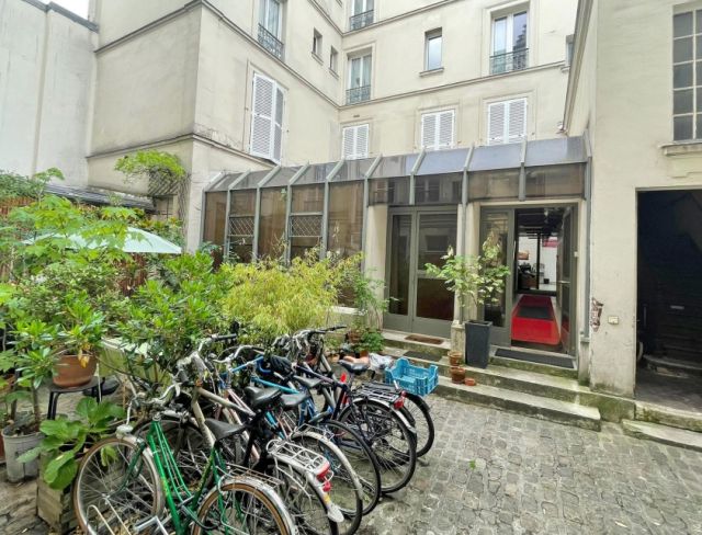 Bureaux à vendre PARIS 20 307 m² - Photo 1