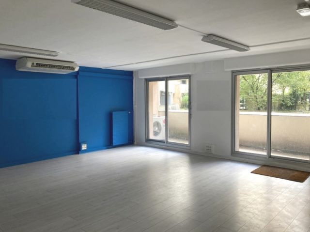 Bureaux à vendre PARIS 19 157 m² - Photo 1