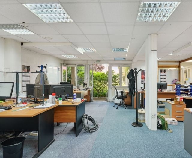 Bureaux à vendre PARIS 18 416 m²