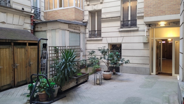 Bureaux à vendre PARIS 08 225 m² - Photo 1