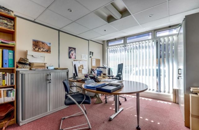 Bureaux à vendre PARIS 15 334 m² - Photo 1