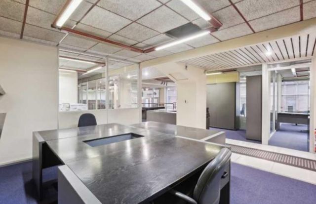 Bureaux à vendre PARIS 17 458 m² - Photo 1