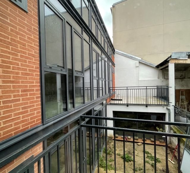 Bureaux à vendre VINCENNES 228 m² - Photo 1