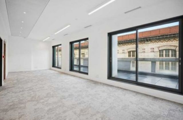 Bureaux à vendre PARIS 16 477 m² - Photo 1