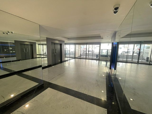 Bureaux à vendre ST-MANDE 200 m² - Photo 1