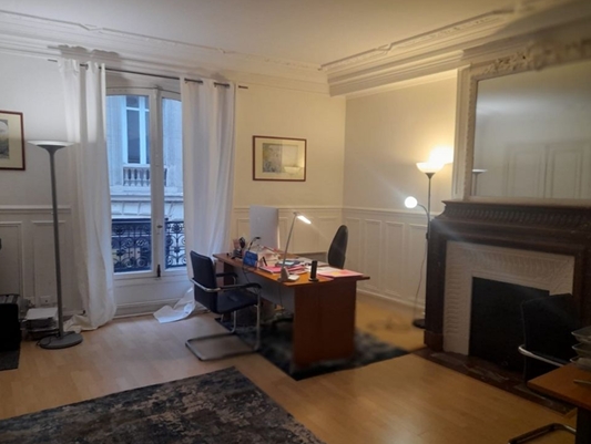 Bureaux à vendre PARIS 08 139 m² - Photo 1
