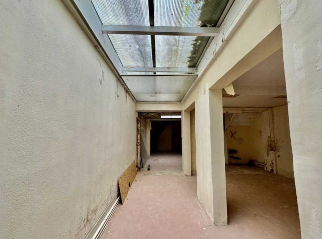 Bureaux à vendre PARIS 18 210 m² - Photo 1