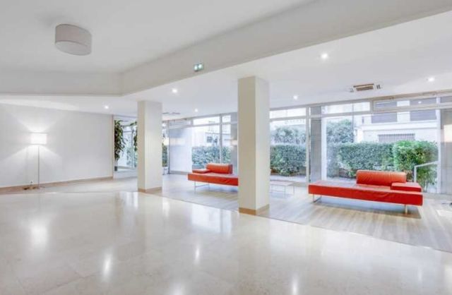 Bureaux à vendre PARIS 16 2960 m² - Photo 1