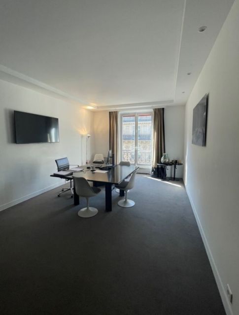 Bureaux à vendre PARIS 01 935 m² - Photo 1