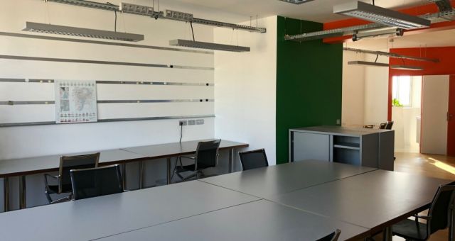 Bureaux à vendre PARIS 10 200 m² - Photo 1