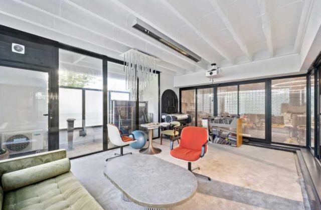 Bureaux à vendre PARIS 18 154 m² - Photo 1