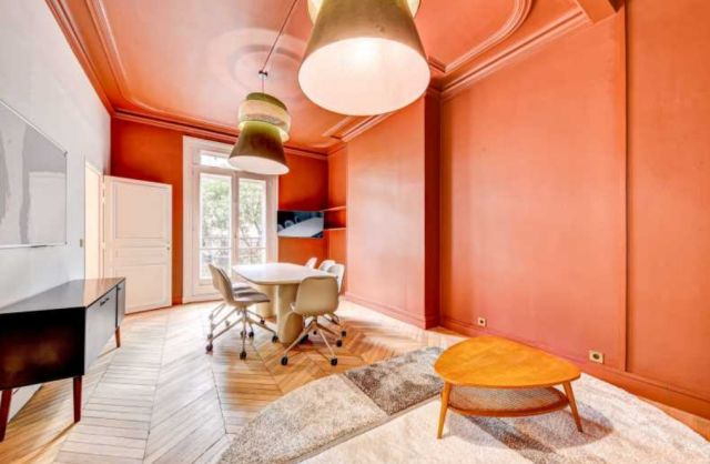 Bureaux à vendre PARIS 10 200 m² - Photo 1