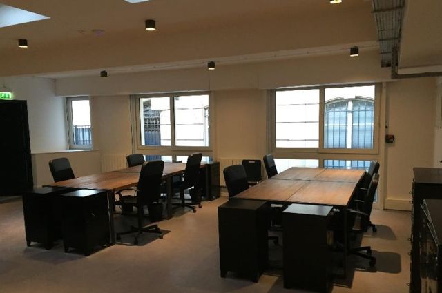 Bureaux à vendre PARIS 10 558 m² - Photo 1
