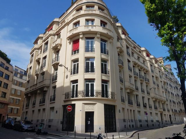 Bureaux à vendre PARIS 08 464 m² - Photo 1
