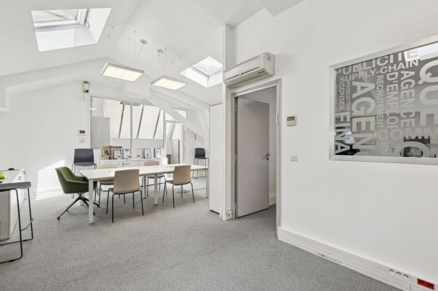 Bureaux à louer PARIS 08 322 m²
