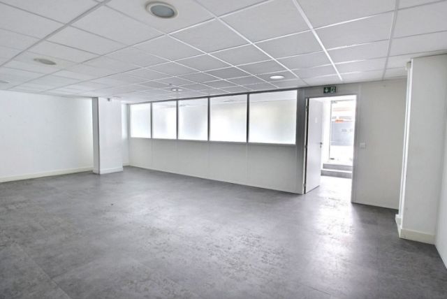 Bureaux à vendre PARIS 20 255 m² - Photo 2