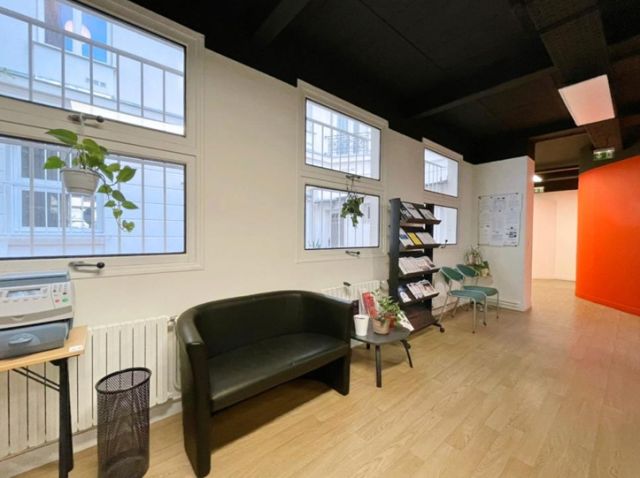 Bureaux à vendre PARIS 11 454 m² - Photo 2