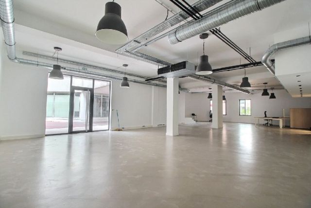 Bureaux à vendre PARIS 10 220 m² - Photo 2