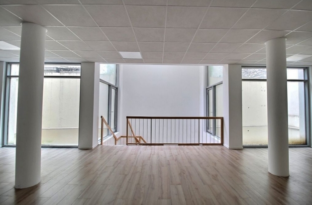 Bureaux à vendre PARIS 15 200 m² - Photo 2