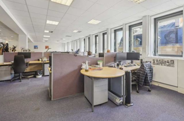Bureaux à vendre PARIS 08 235 m² - Photo 2