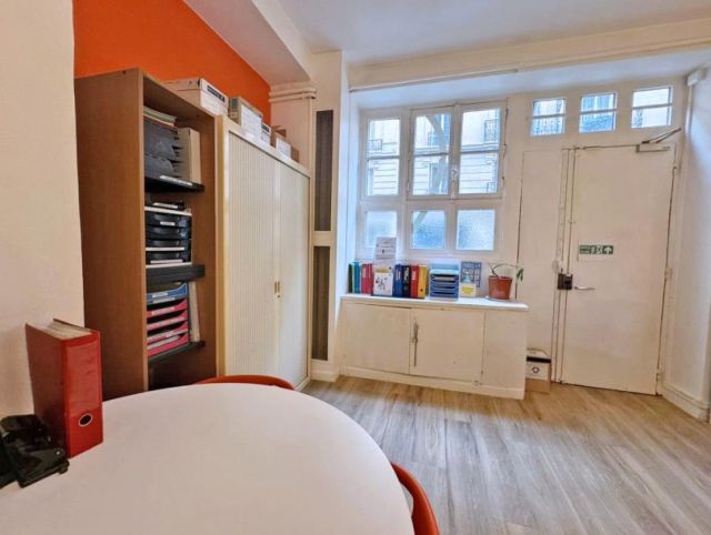 Bureaux à vendre PARIS 14 275 m² - Photo 2