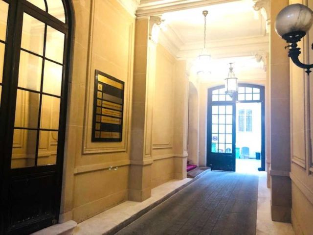 Bureaux à vendre PARIS 16 365 m² - Photo 2