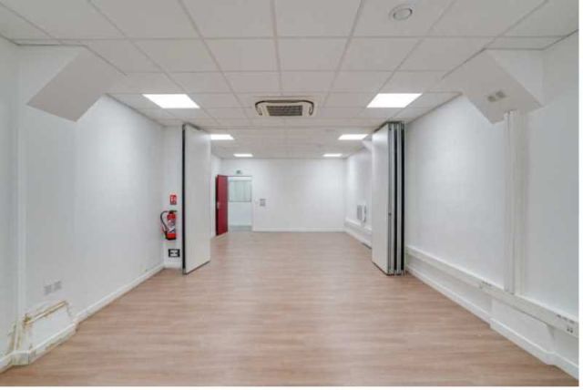 Bureaux à vendre PARIS 10 222 m² - Photo 3