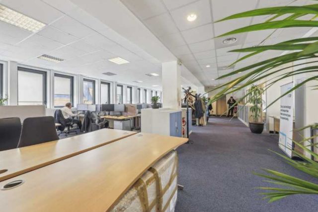 Bureaux à vendre PARIS 08 235 m² - Photo 3
