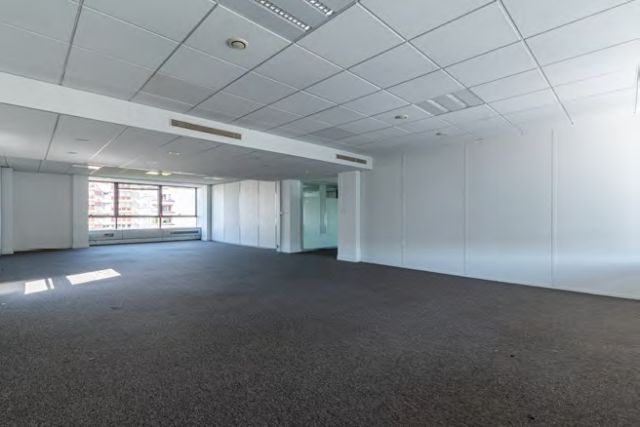 Bureaux à vendre MONTROUGE 2344 m² - Photo 4