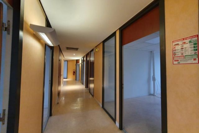 Bureaux à vendre ISSY-LES-MOULINEAUX 480 m² - Photo 4