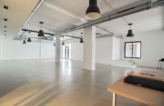 Bureaux à vendre PARIS 10 220 m² - Photo 4