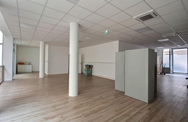 Bureaux à vendre PARIS 15 200 m² - Photo 4