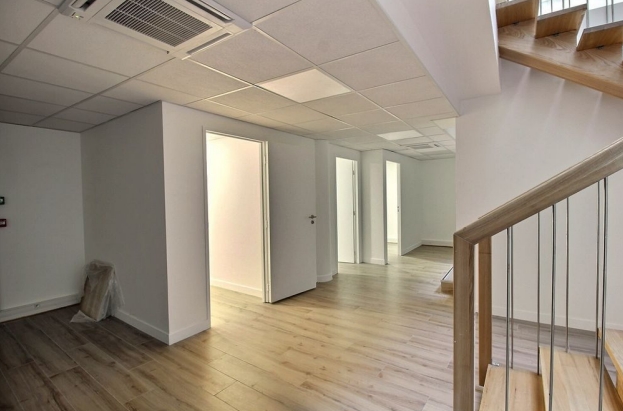 Bureaux à vendre PARIS 15 200 m² - Photo 6